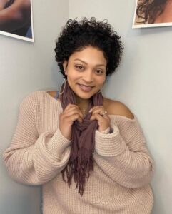 #1B Natural Color Human Hair Curly Wig T Part Pixie Cut Wigs photo review